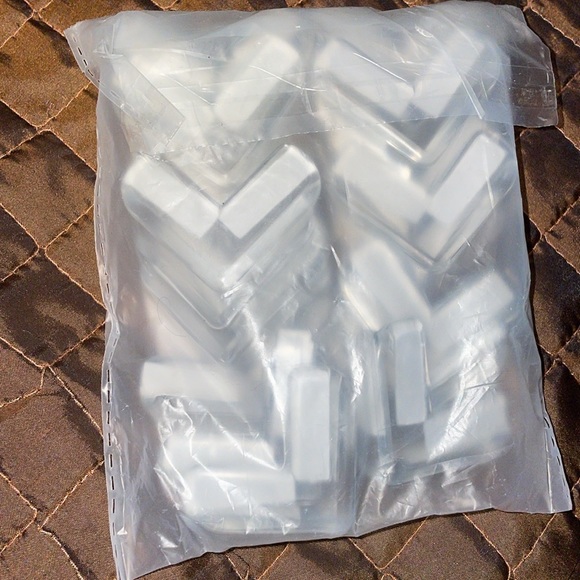 Clear rubber 90 degree plastic gell protection edge cover for children new - Picture 5 of 7